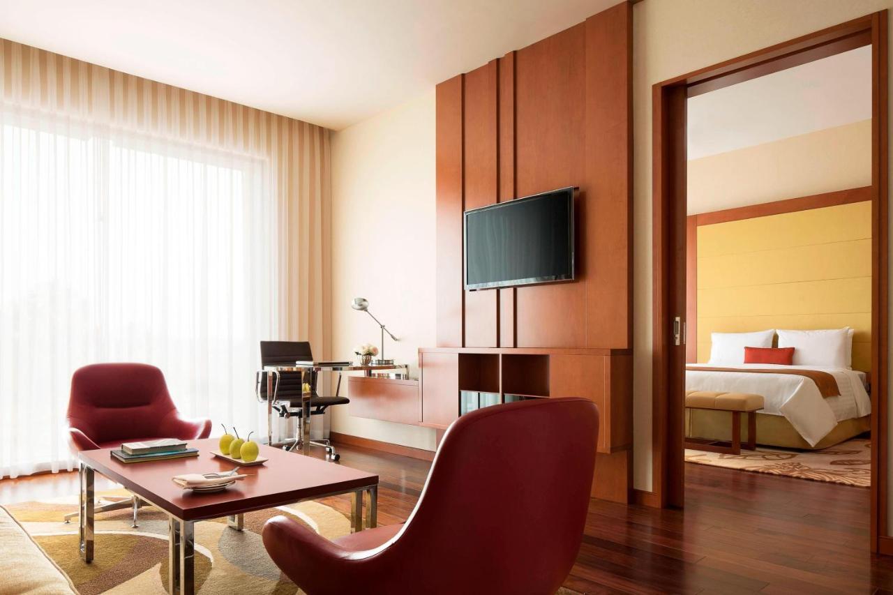 Hotel Courtyard By Marriott Kochi Airport Nedumbassery Exteriér fotografie Suite