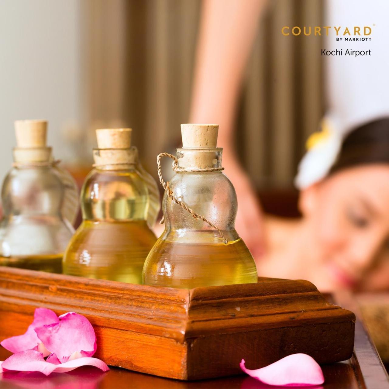 Hotel Courtyard By Marriott Kochi Airport Nedumbassery Exteriér fotografie Ayurvedic massage