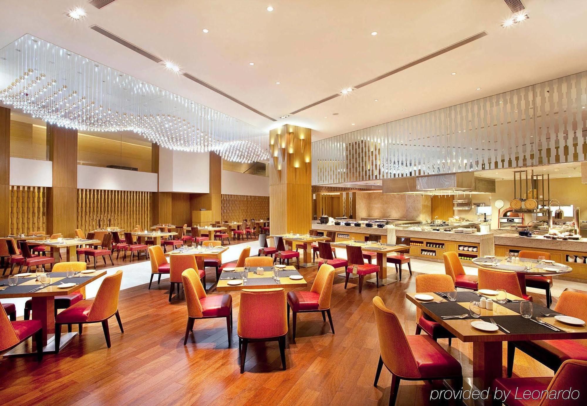 Hotel Courtyard By Marriott Kochi Airport Nedumbassery Exteriér fotografie The restaurant