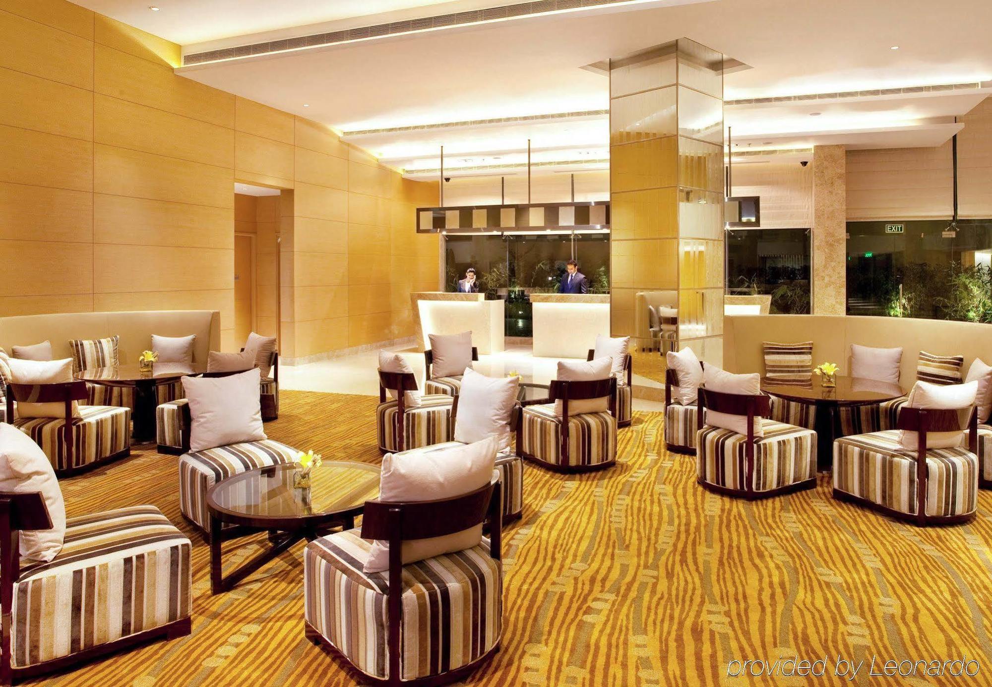 Hotel Courtyard By Marriott Kochi Airport Nedumbassery Exteriér fotografie The lounge at the airport